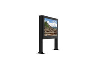 ตู้ทีวี 4K กันน้ำ 98 นิ้วอ่านได้ IP65 4000 Nits โฆษณากลางแจ้ง Totem หน้าจอ LCD Digital Signage Display